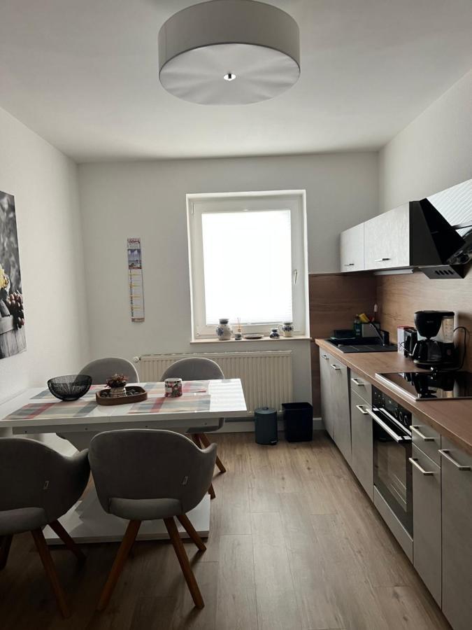 Sehr Schoene Wohnung,Komplett Neu Eingerichtet Limbach-Oberfrohna Exterior foto