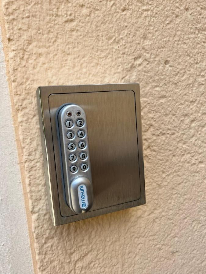 Sehr Schoene Wohnung,Komplett Neu Eingerichtet Limbach-Oberfrohna Exterior foto