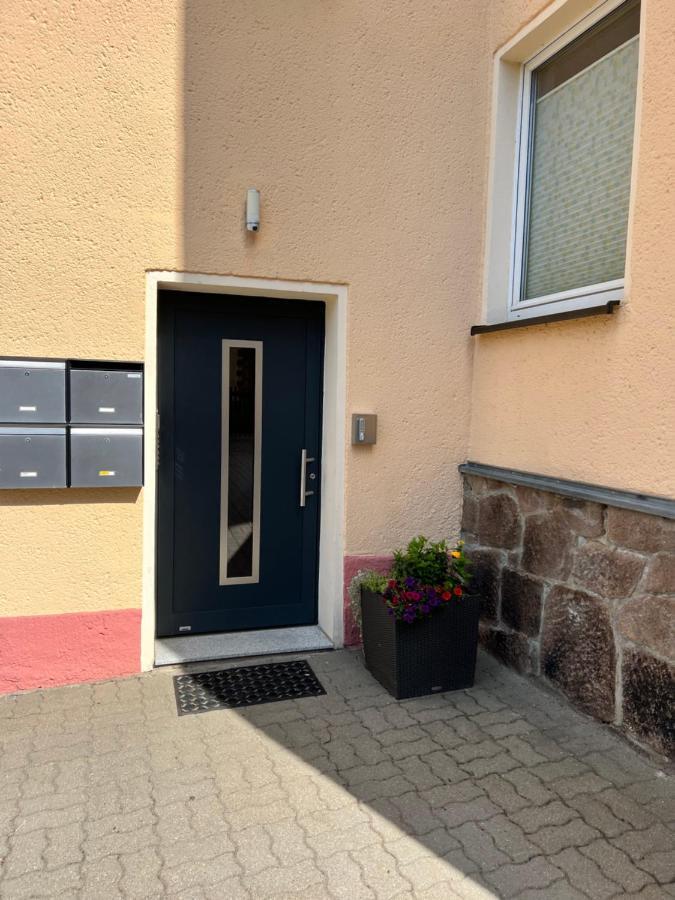 Sehr Schoene Wohnung,Komplett Neu Eingerichtet Limbach-Oberfrohna Exterior foto